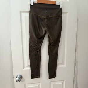 Zyia brown crop legging crackled leather pony size 6/8 hi-rise 22” inseam